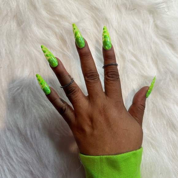 “AREA 59 Alligator” Press On Set by LoveScottiNails - Picture 4 of 8